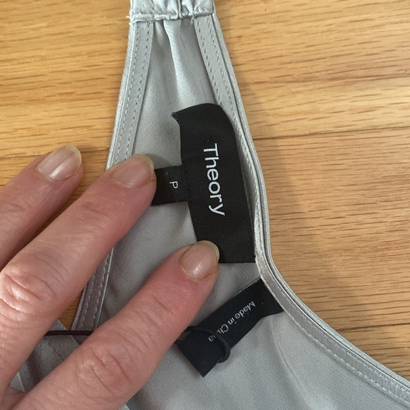 NWT Theory Draped Back Slip Top 100% Silk Size P - Picture 4 of 8